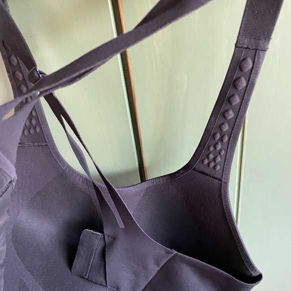 Lululemon sports bras - Picture 8 of 8